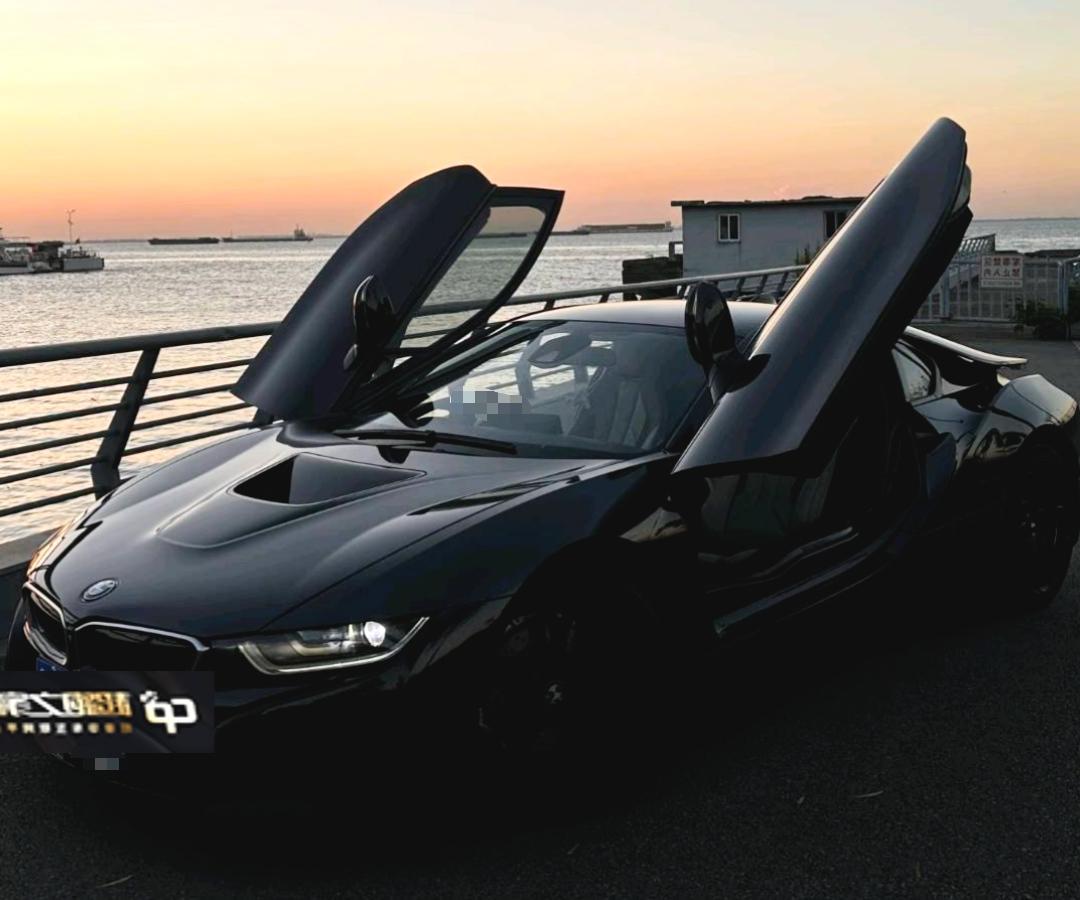 宝马M系i8黑色2015年04月