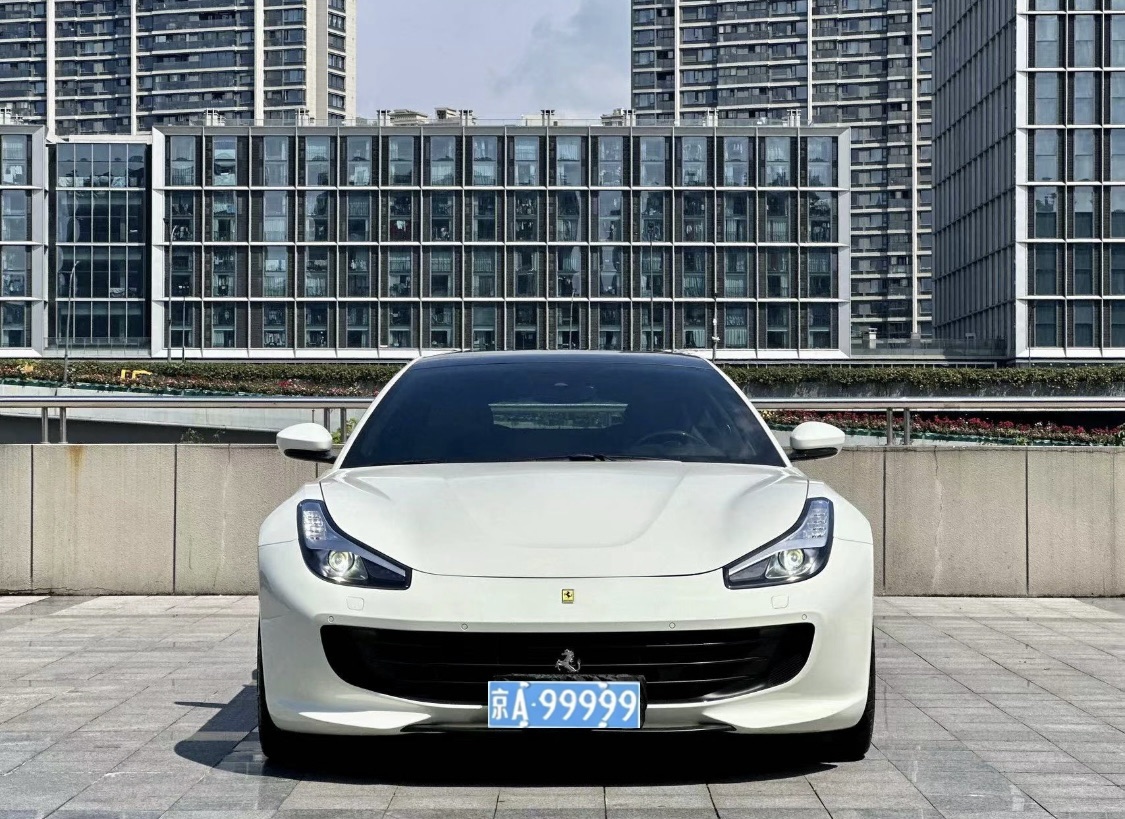 法拉利GTC4 lusso T白色2018年09月