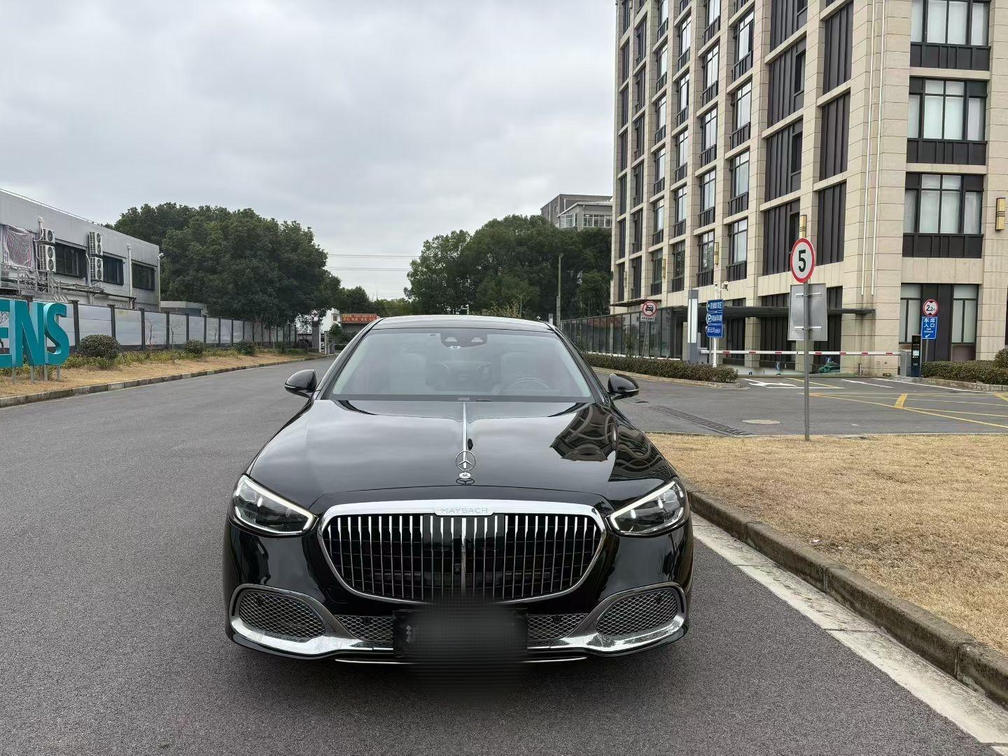 奔驰迈巴赫S级黑色2022年01月