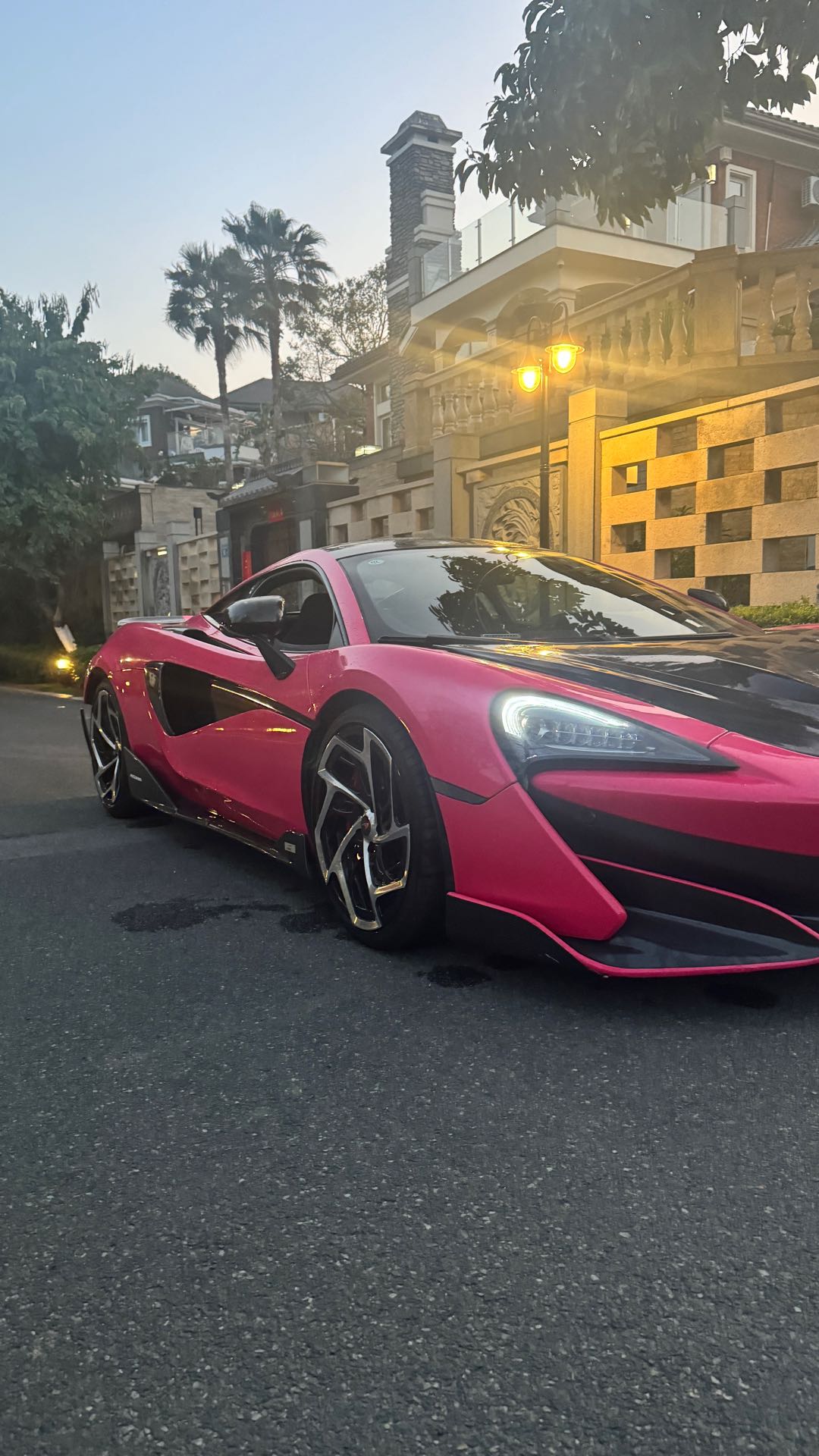 迈凯伦570红色2017年12月