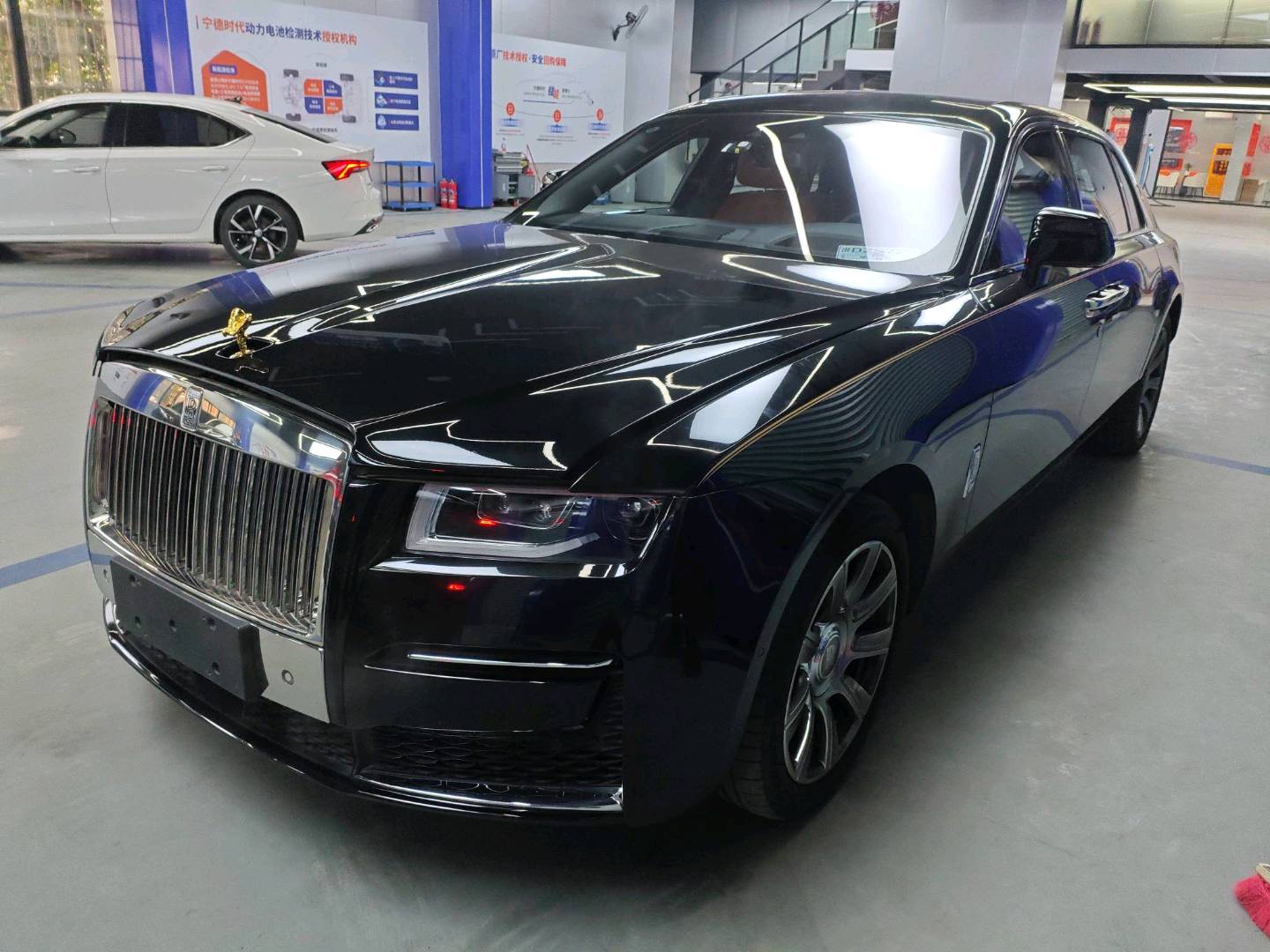 劳斯莱斯 2021款 古思特 6.7T 长轴距版