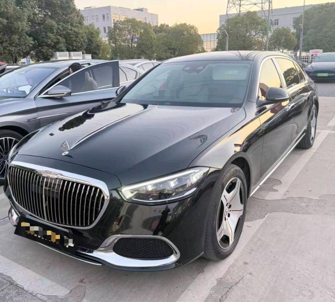 奔驰迈巴赫S级黑色2021年09月