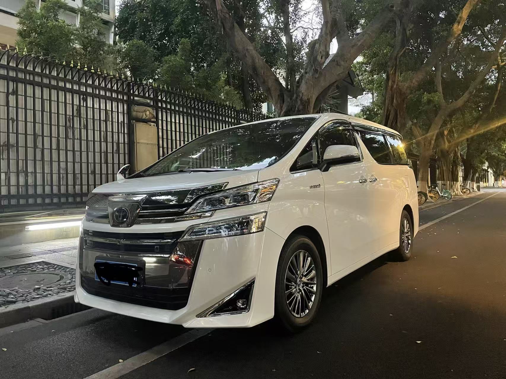 null白色2020年08月