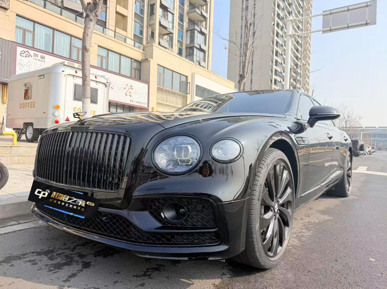 宾利飞驰插电混动黑色2023年06月