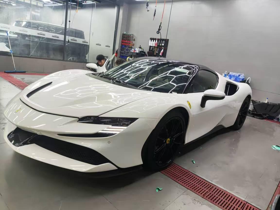 法拉利SF90白色2021年06月