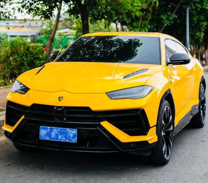 兰博基尼Urus黄色2024年01月