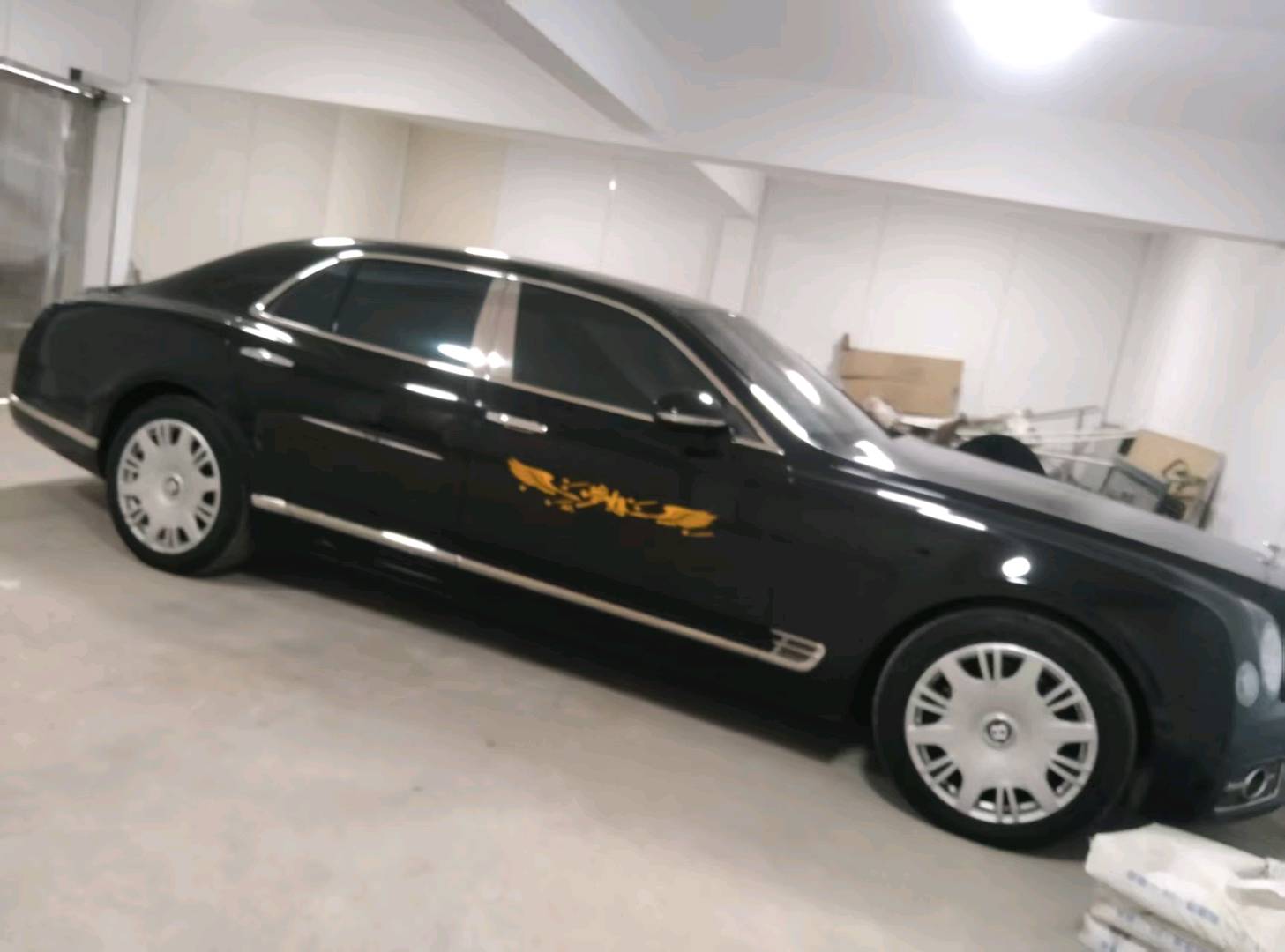 宾利慕尚黑色2018年12月