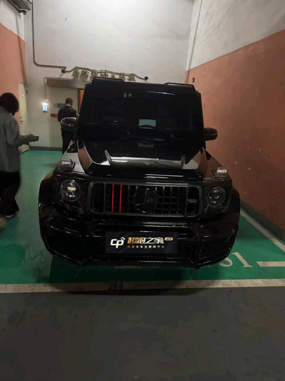 奔驰G级黑色2018年02月