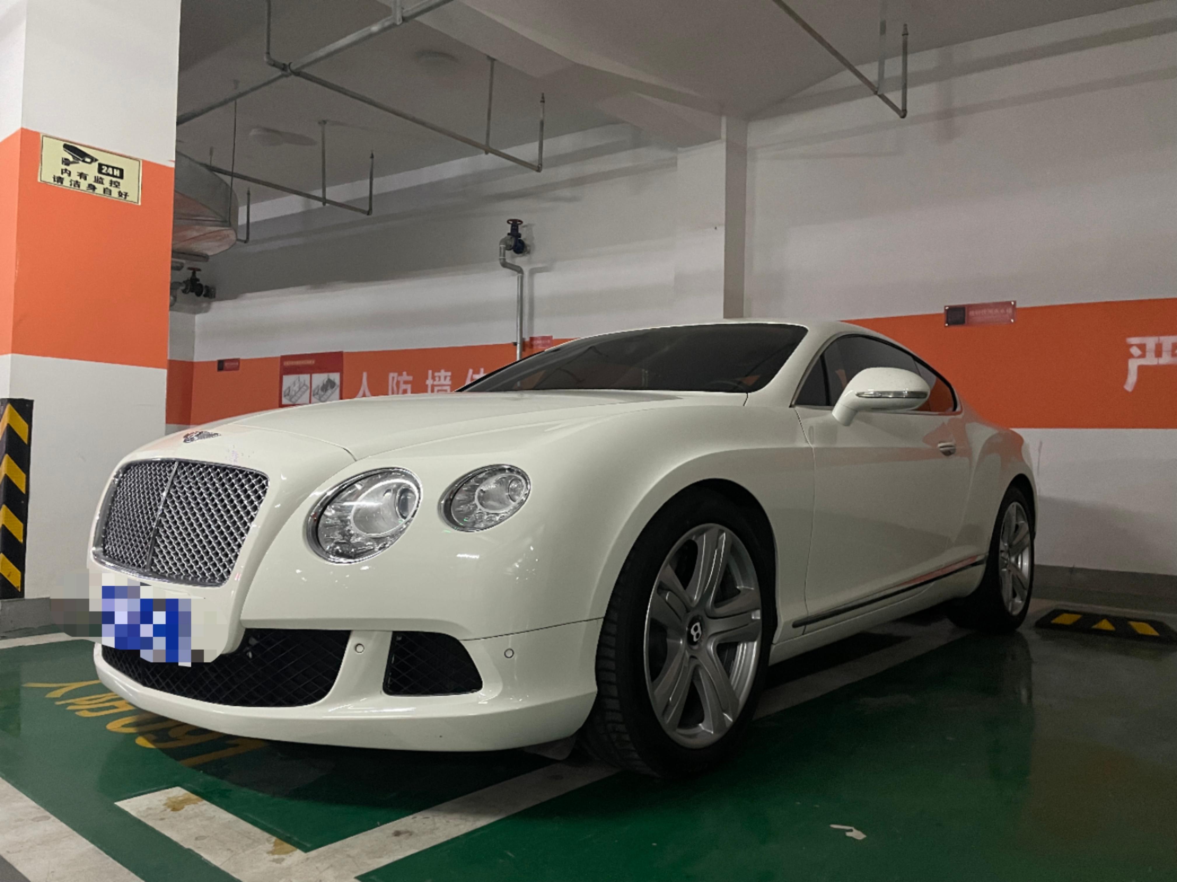 宾利欧陆GT白色2012年06月