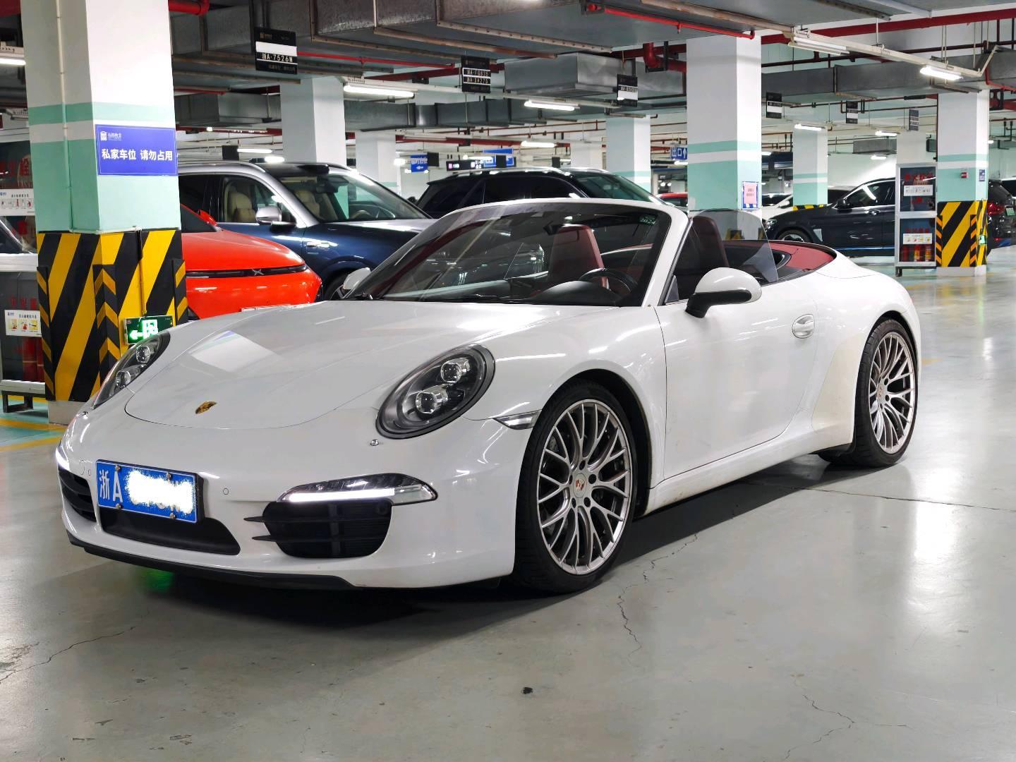 保时捷911白色2016年03月