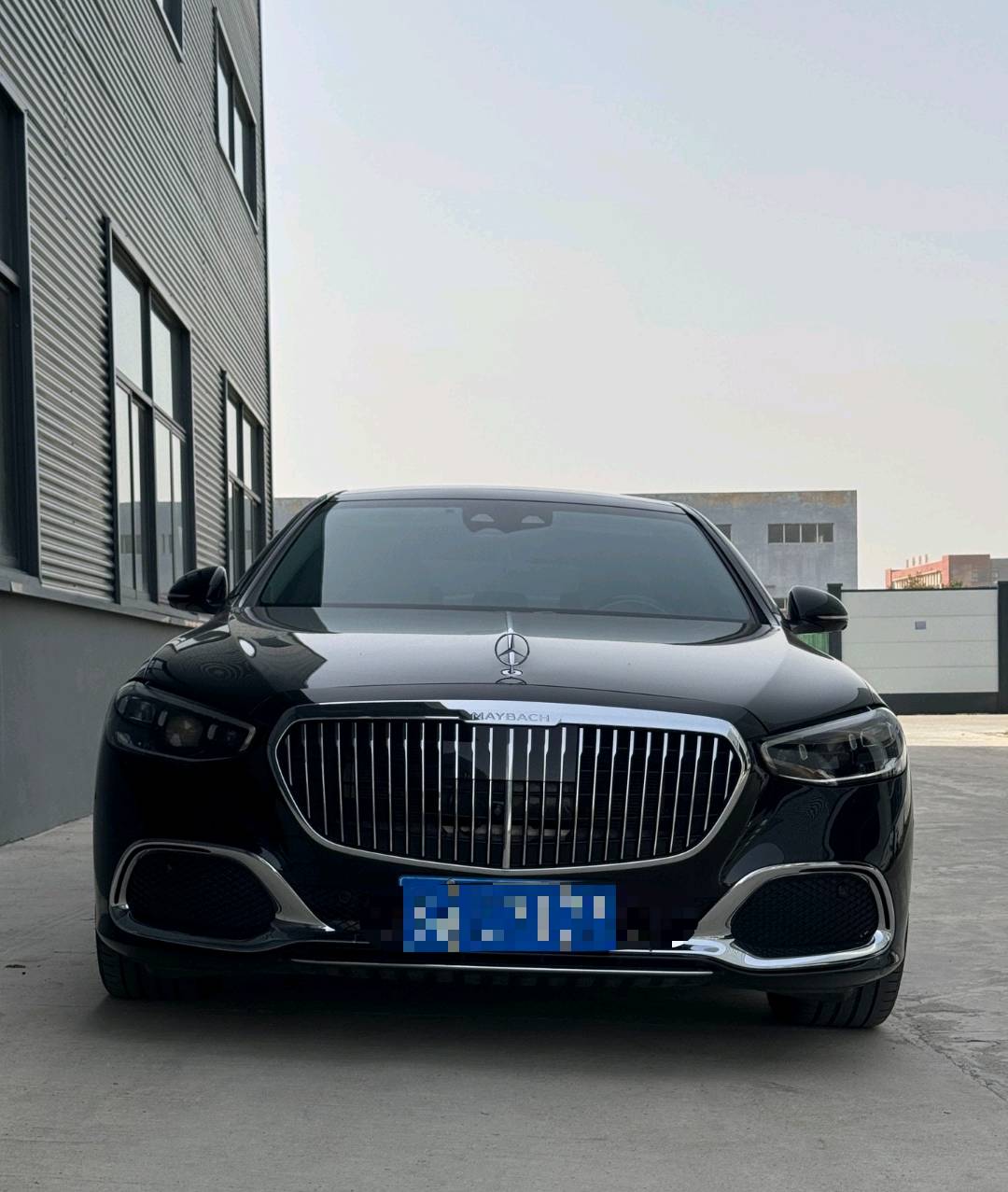 奔驰迈巴赫S级黑色2023年05月