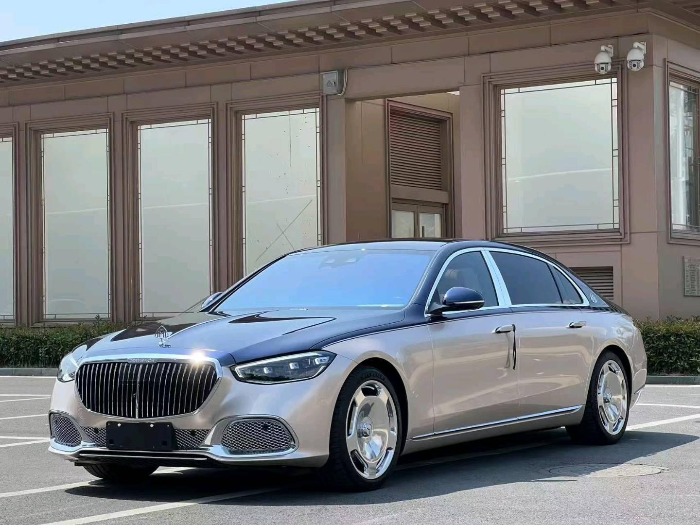 奔驰迈巴赫S级黑色2024年08月