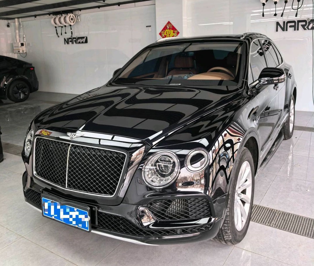 宾利添越 黑色2018年03月