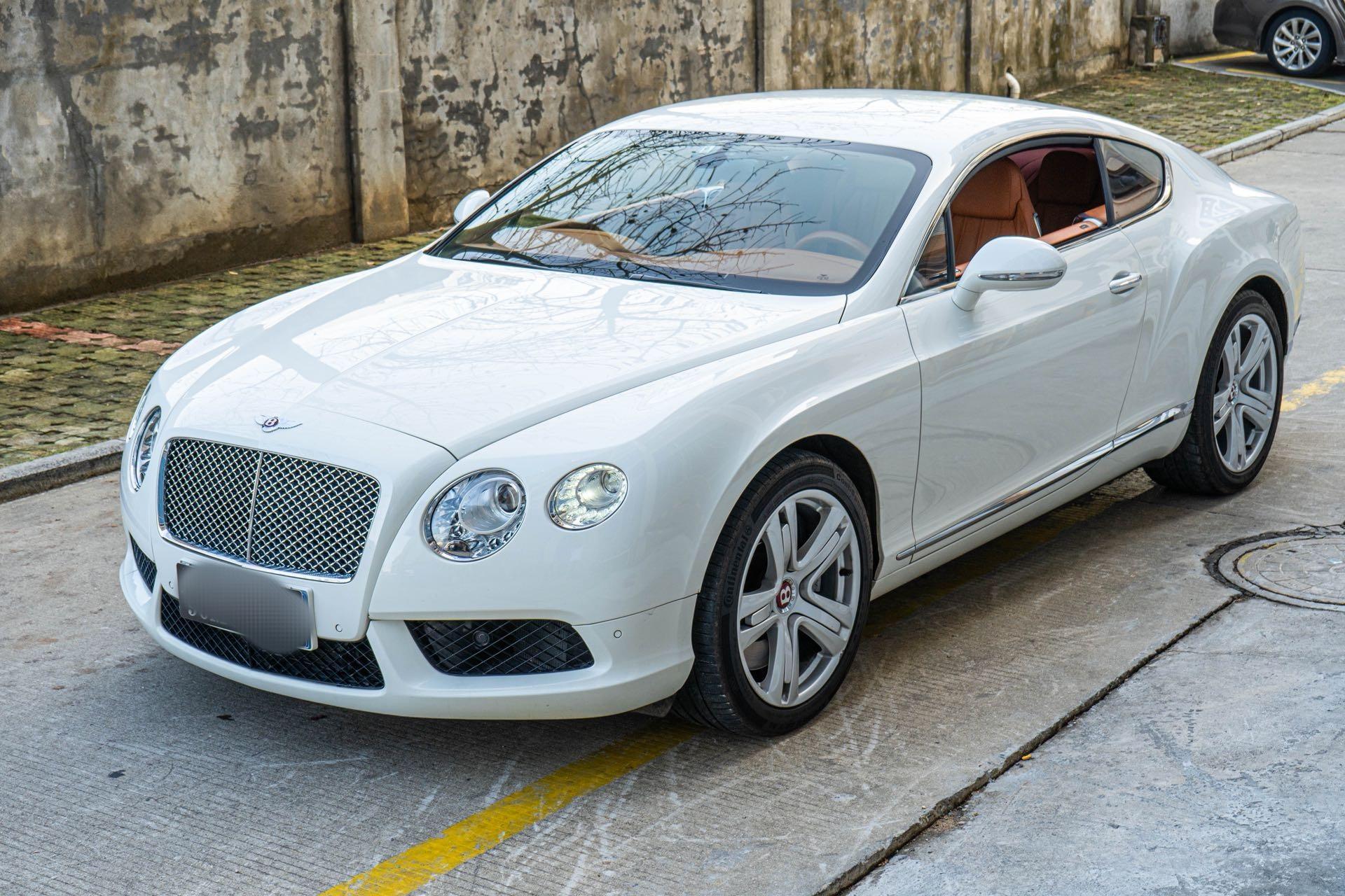 宾利欧陆GT白色2014年12月