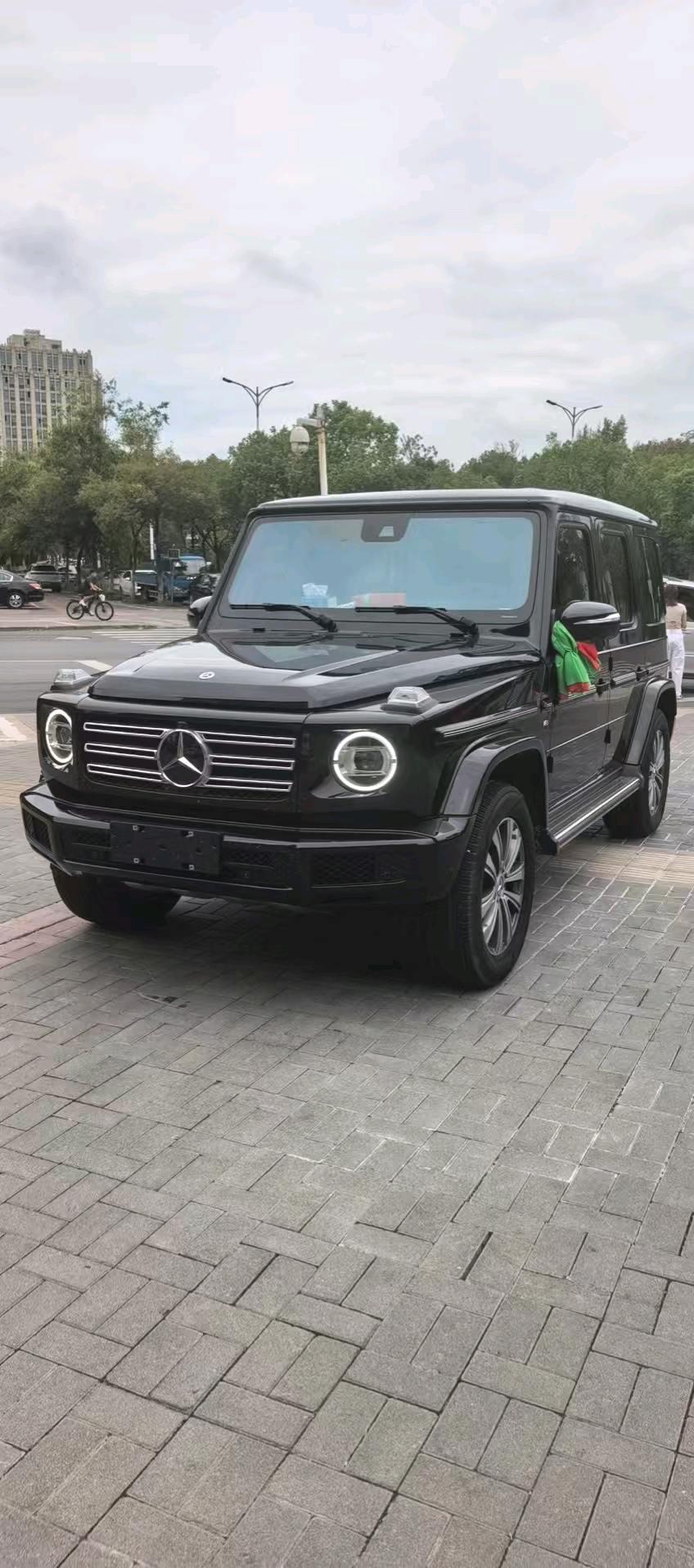 奔驰G级黑色2024年04月
