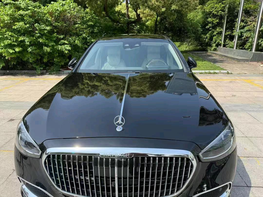 奔驰迈巴赫S级黑色2024年11月