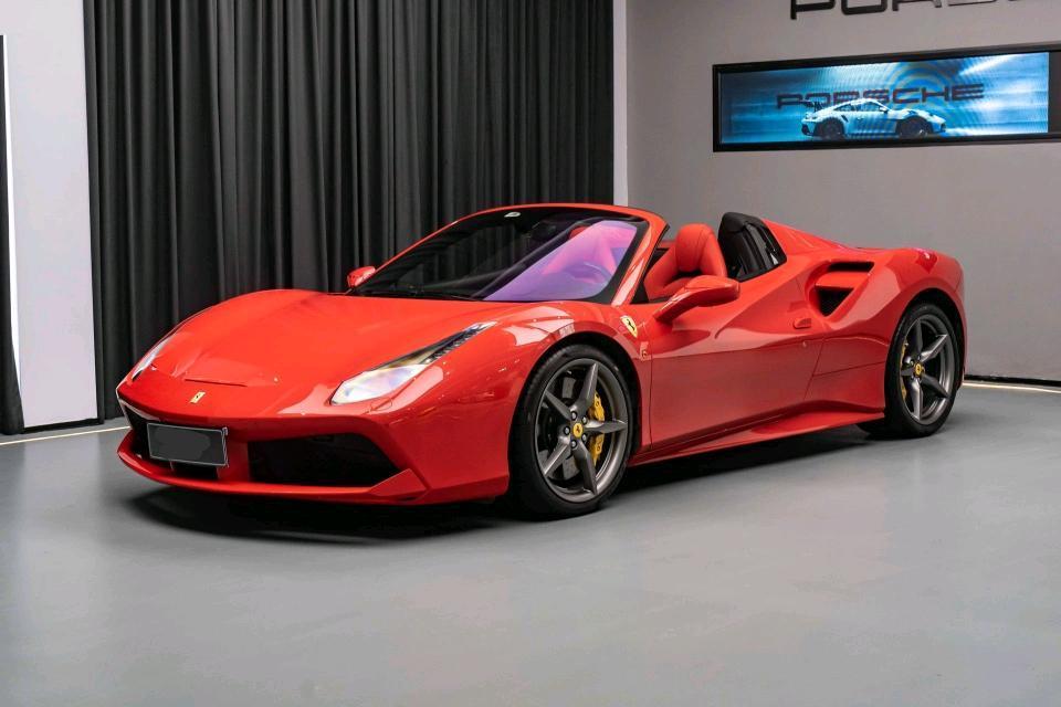 法拉利488红色2017年11月