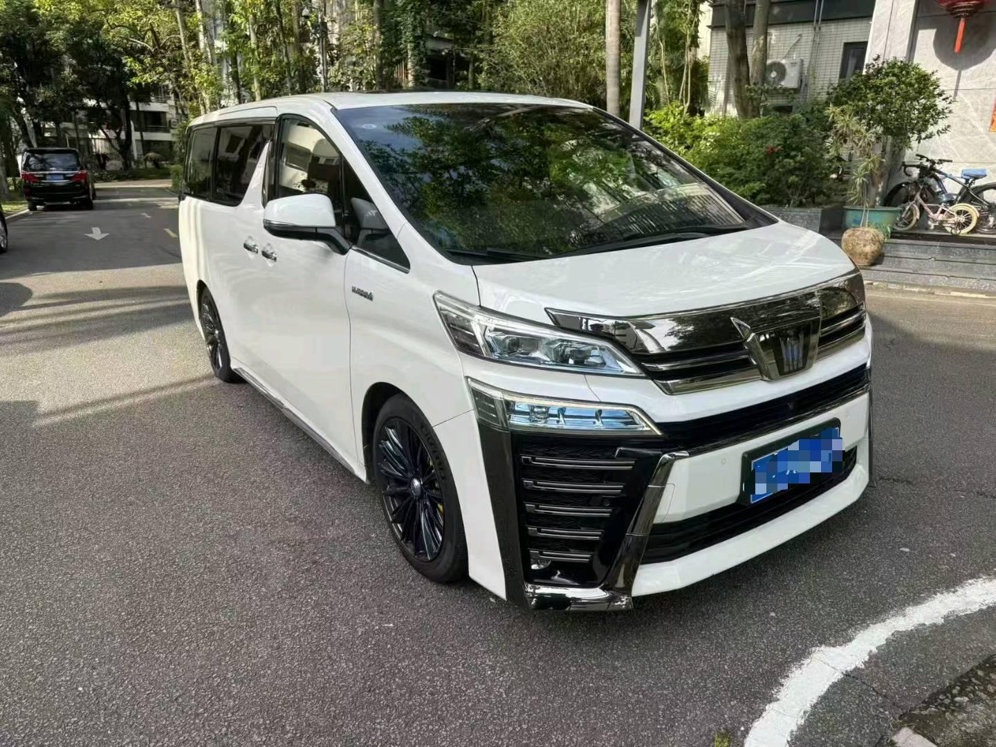null白色2022年05月