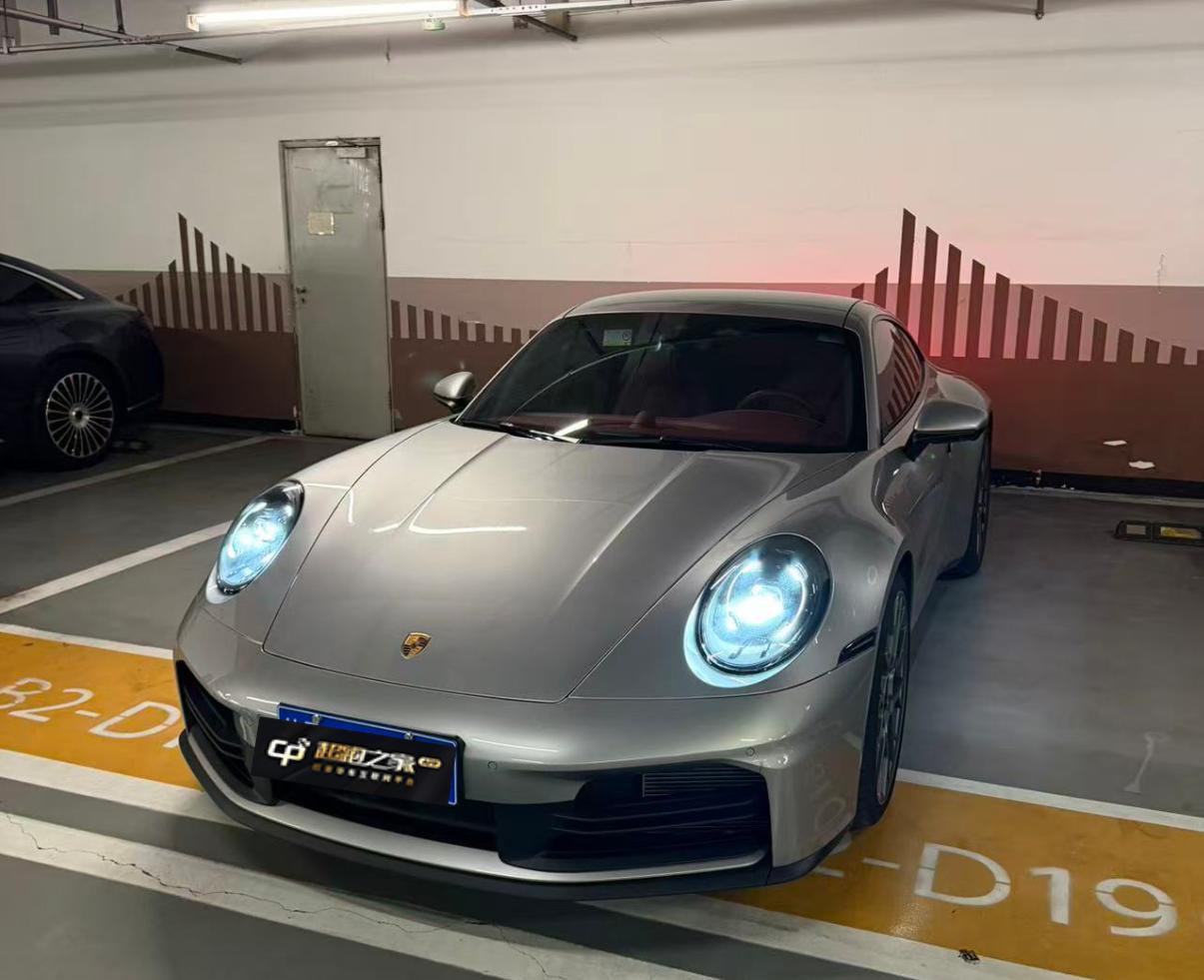 保时捷911银灰色2025年06月