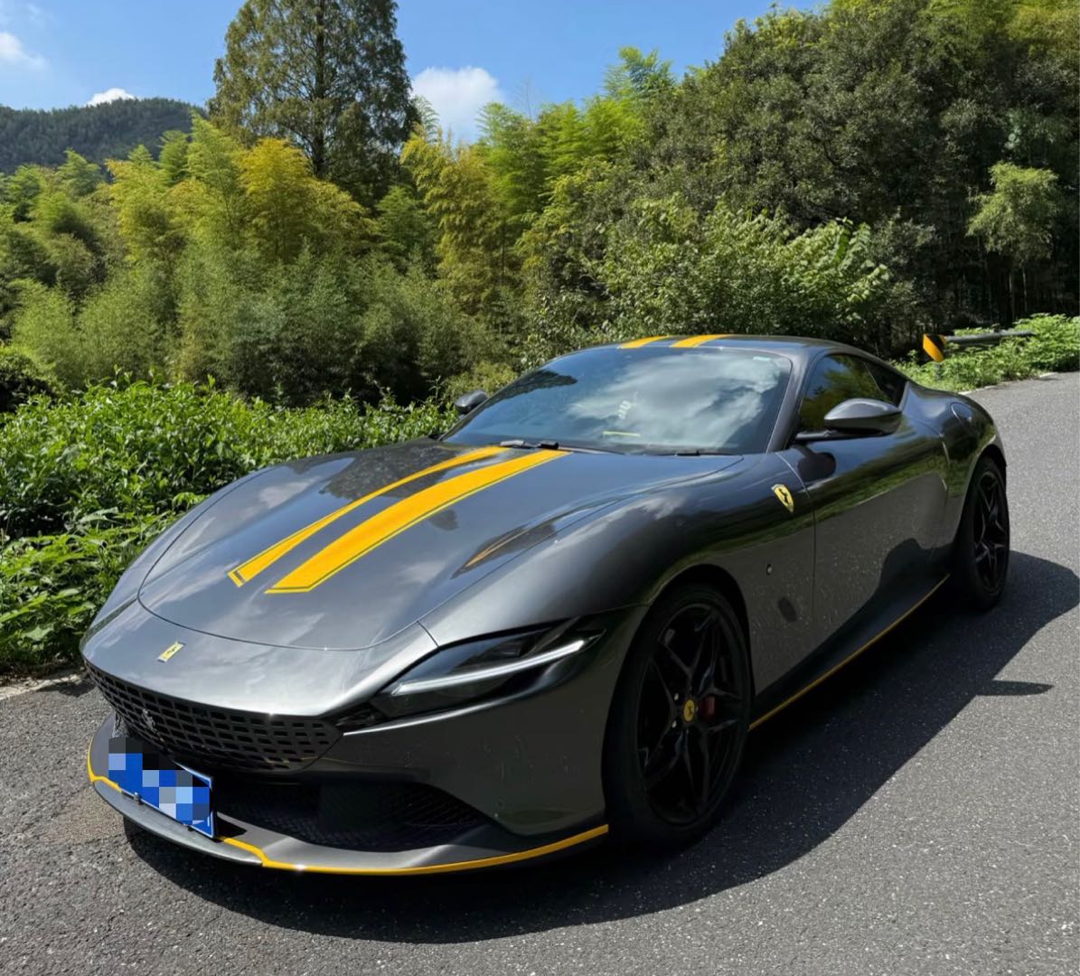 法拉利Roma灰色2023年03月