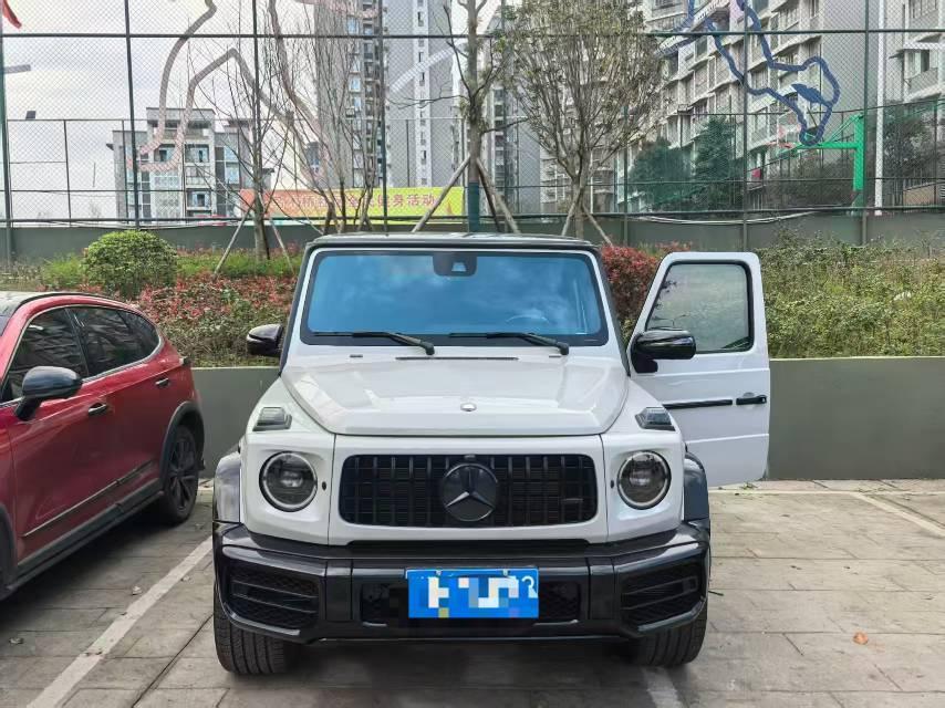 奔驰G级黑色2021年09月