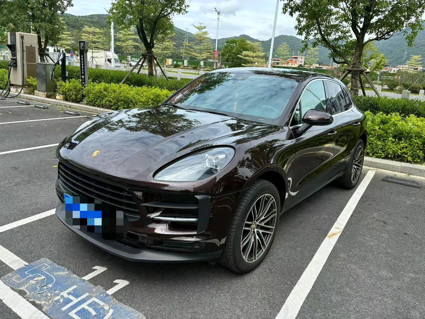 保时捷Macan桃木红2020年06月