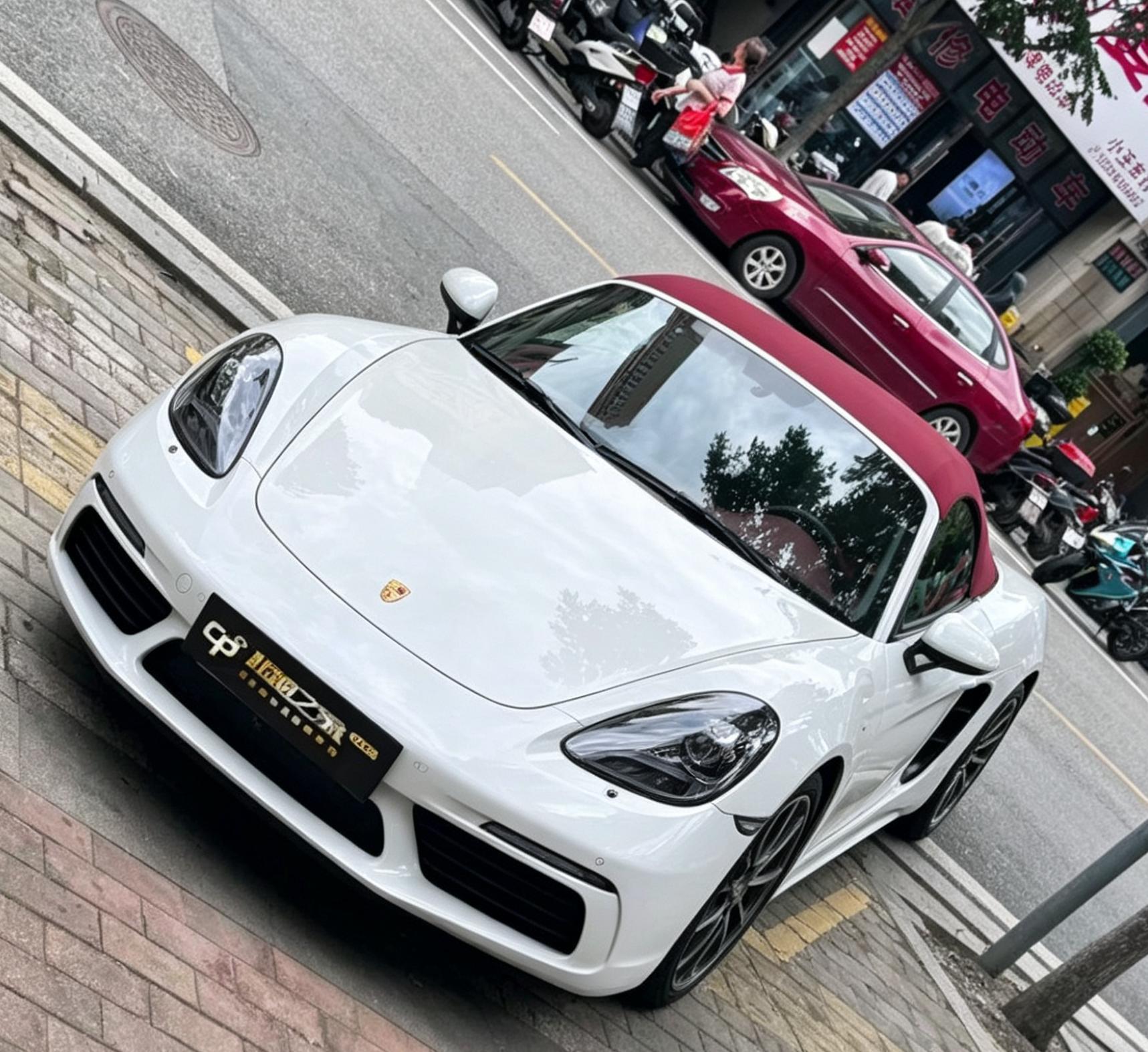 保时捷718白色2023年03月