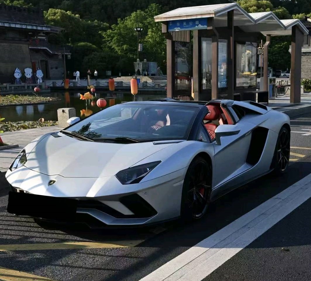 兰博基尼Aventador银灰色2018年09月