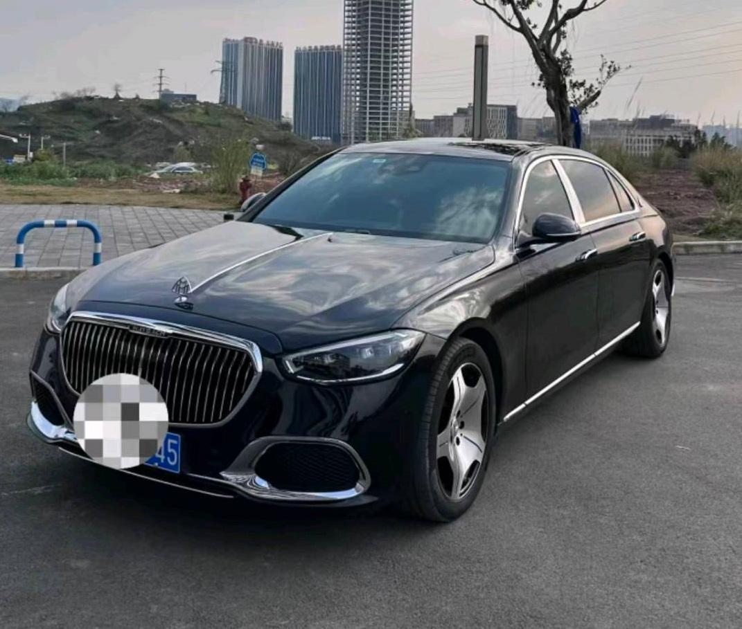 奔驰迈巴赫S级黑色2023年04月