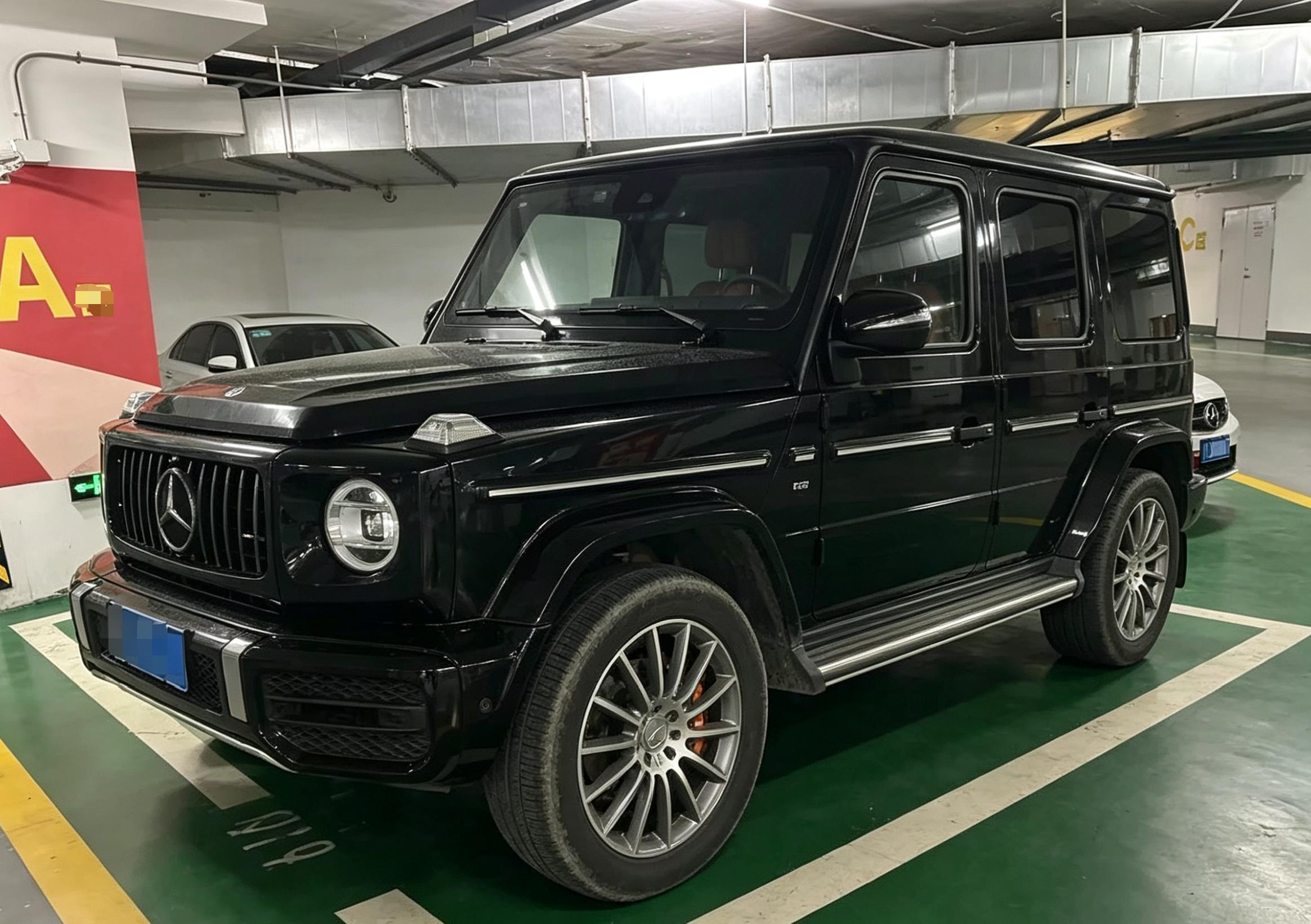 奔驰G级黑色2022年04月