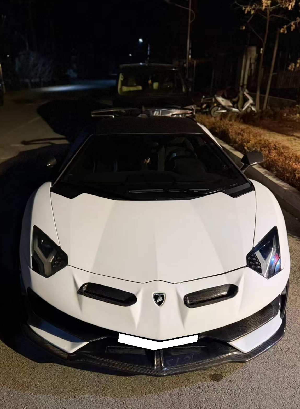 兰博基尼Aventador灰色2011年12月
