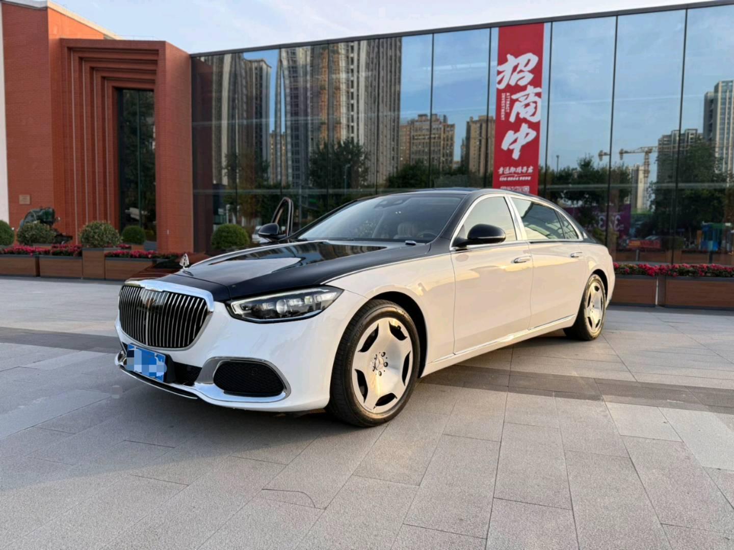 奔驰迈巴赫S级黑色2022年08月