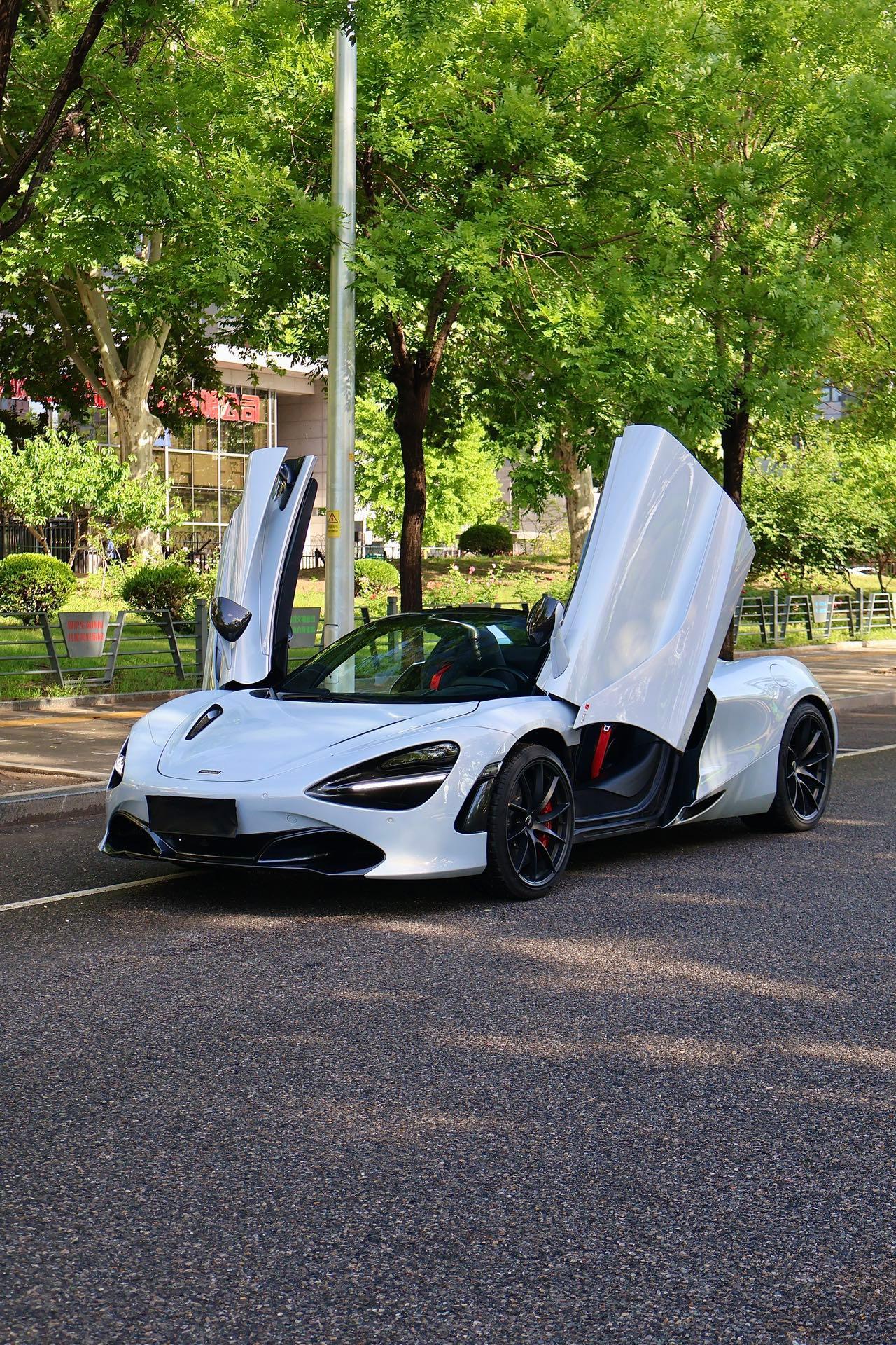 迈凯伦720S 白色2020年11月