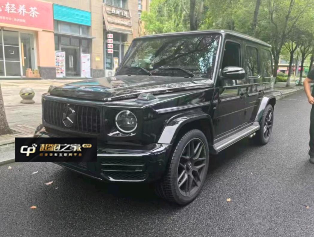 奔驰G级黑色2022年10月