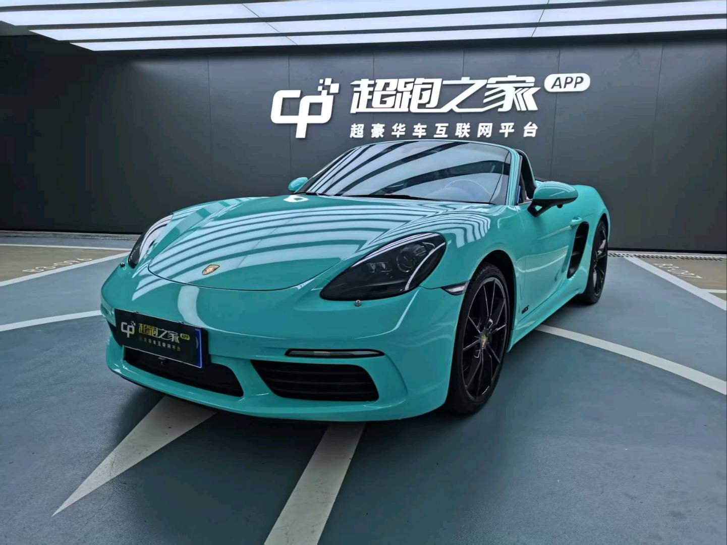 保时捷718红色2019年04月