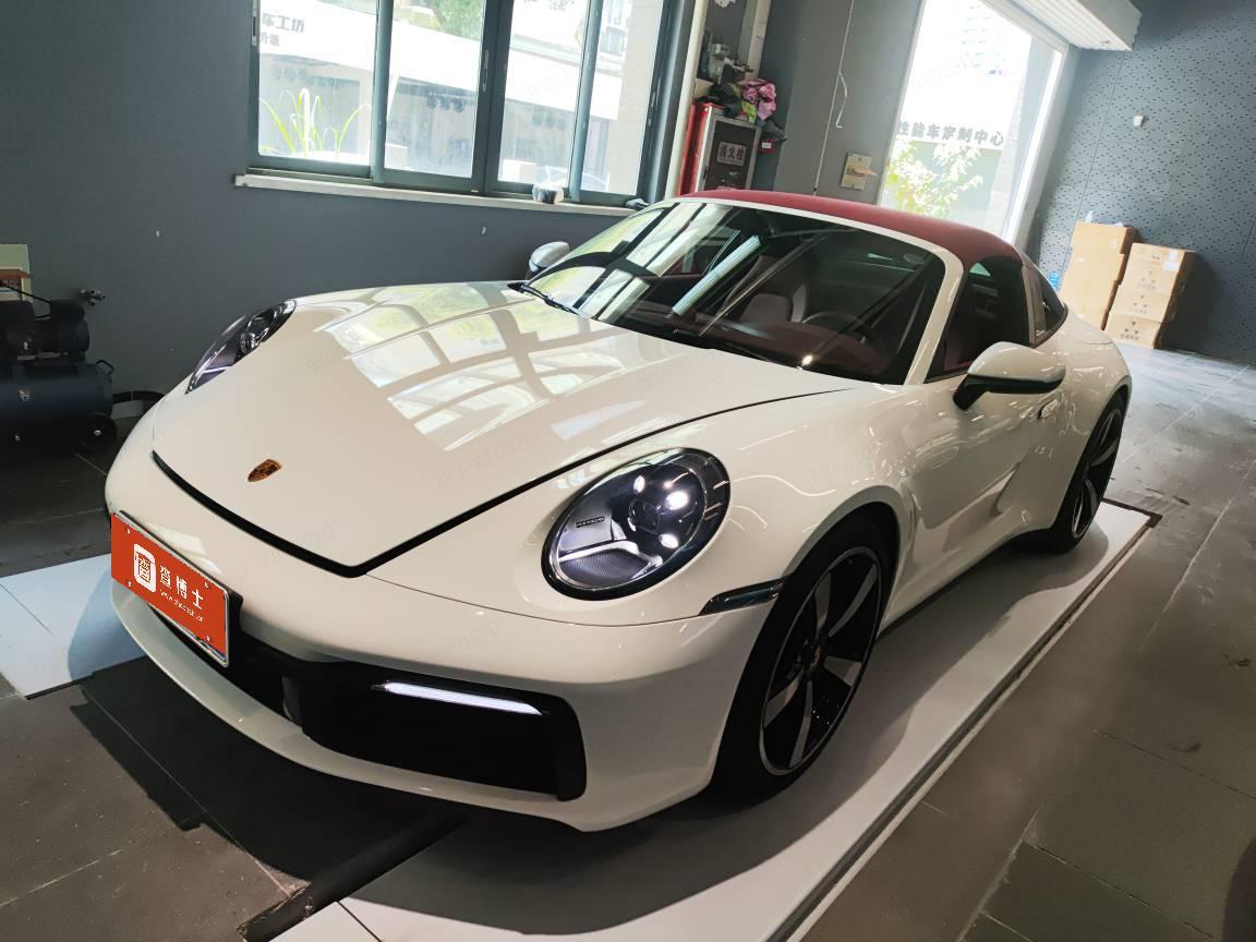 保时捷911白色2023年04月