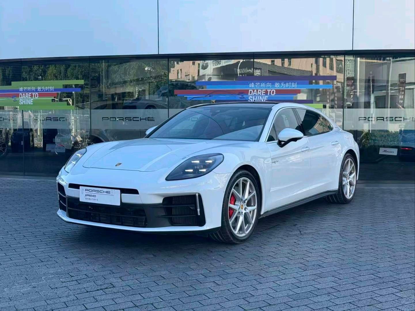 保时捷Panamera 新能源白色2025年04月
