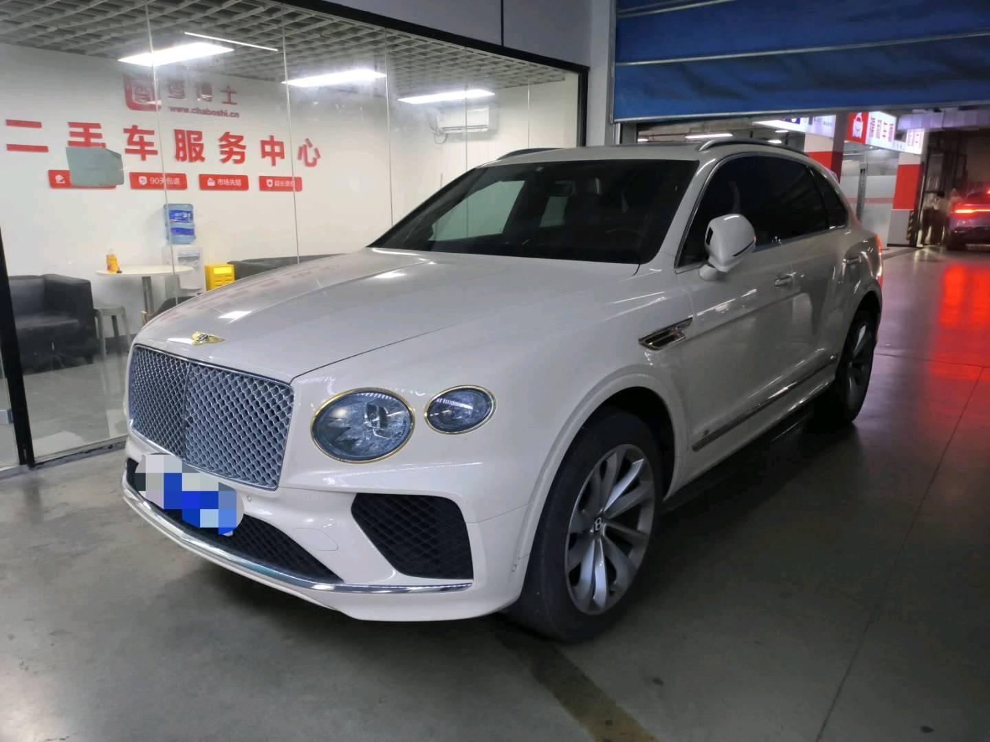 宾利添越 奶白色2020年10月