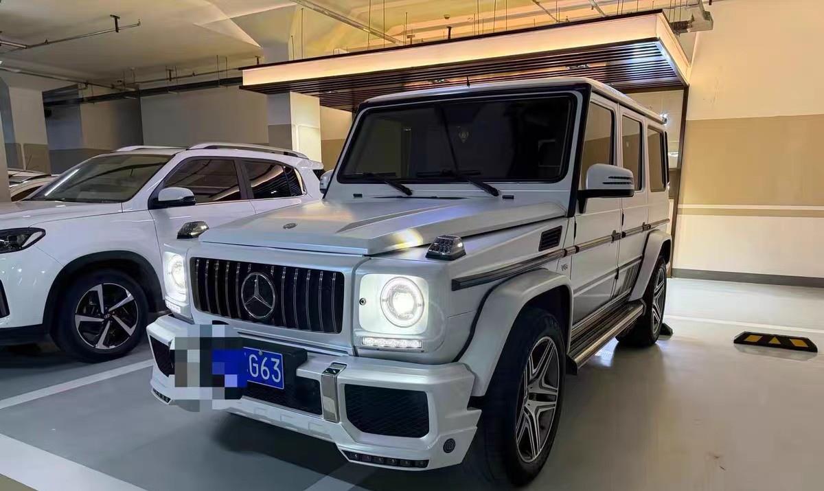 奔驰G级黑色2016年06月