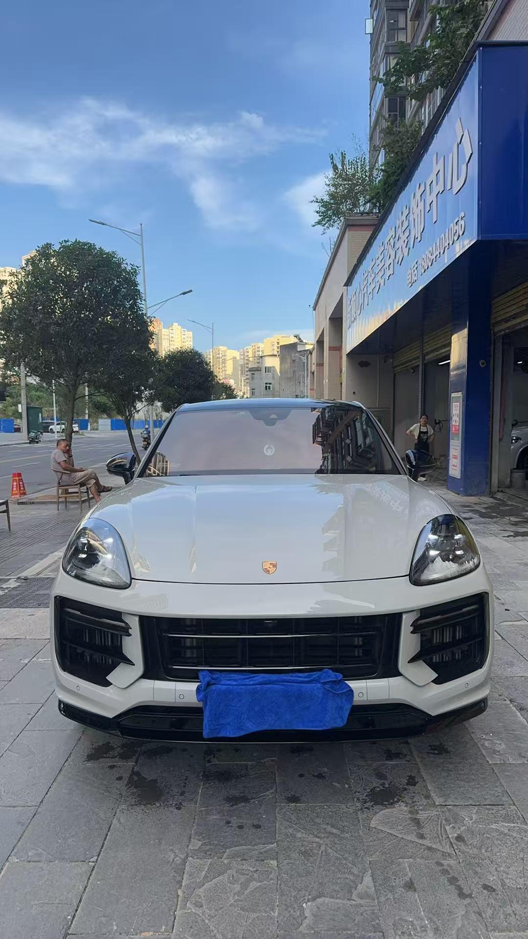 保时捷Cayenne 银灰色2023年03月