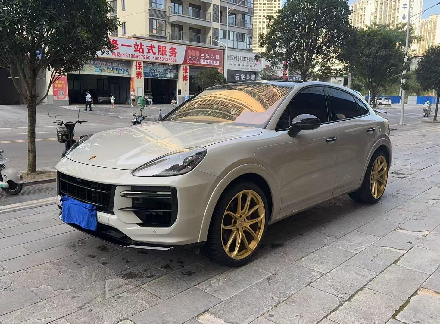 保时捷Cayenne 银灰色2023年03月