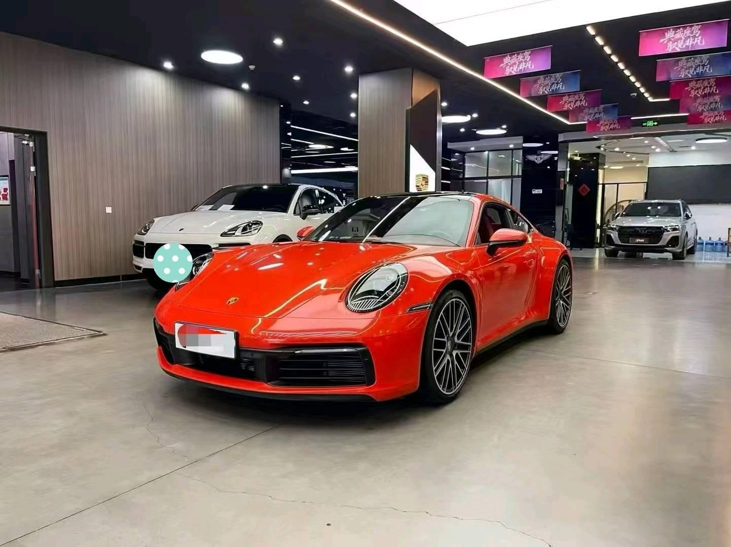 保时捷911白色2022年08月