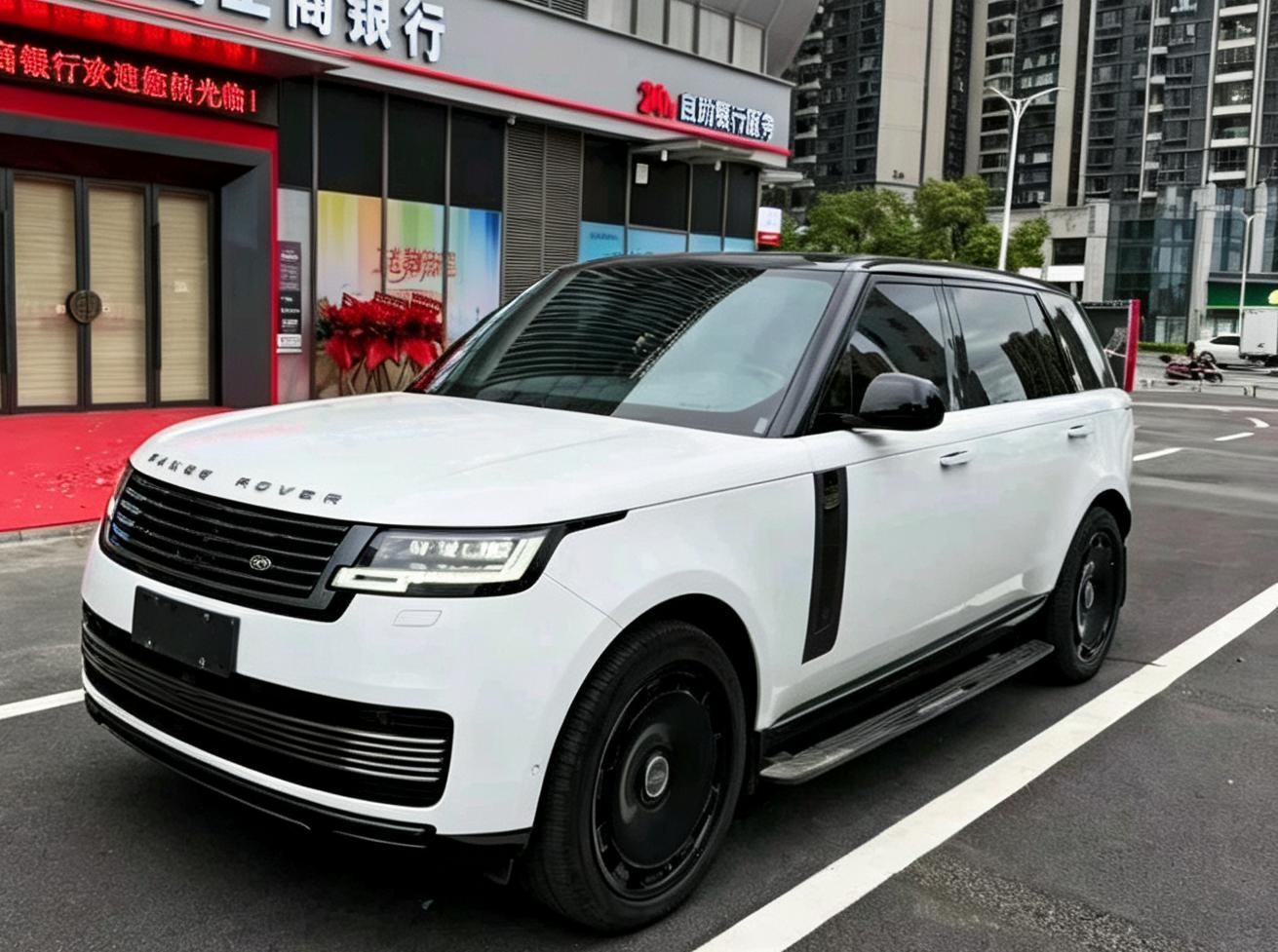 路虎揽胜白色2023年06月
