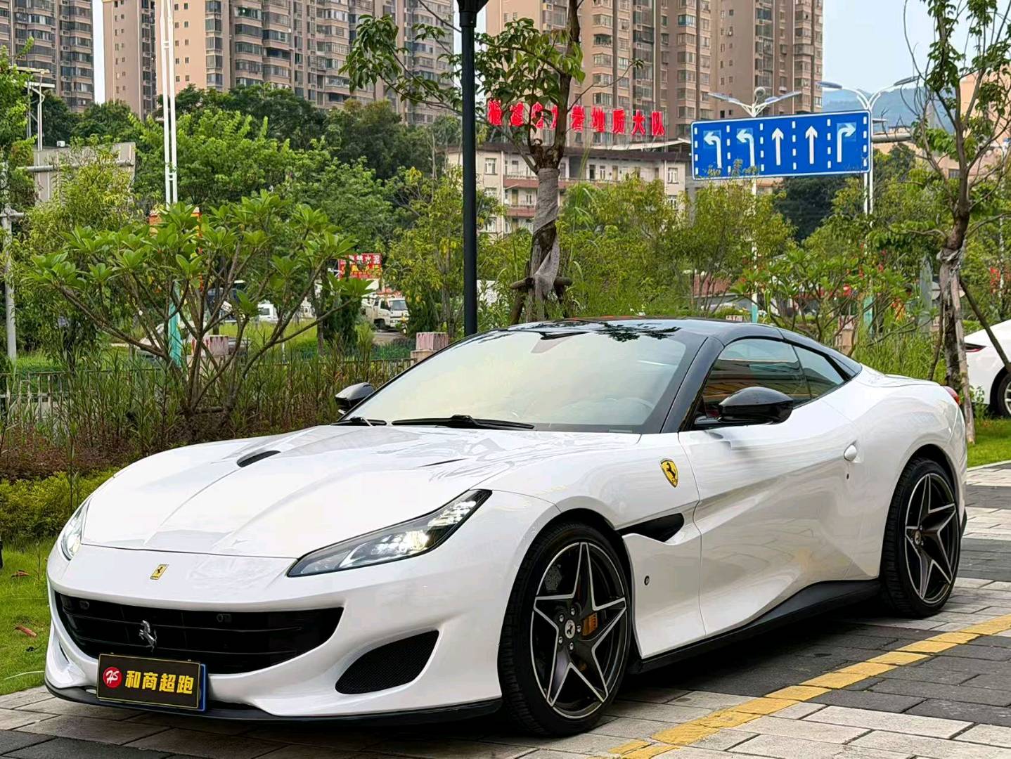 法拉利Portofino白色2019年07月