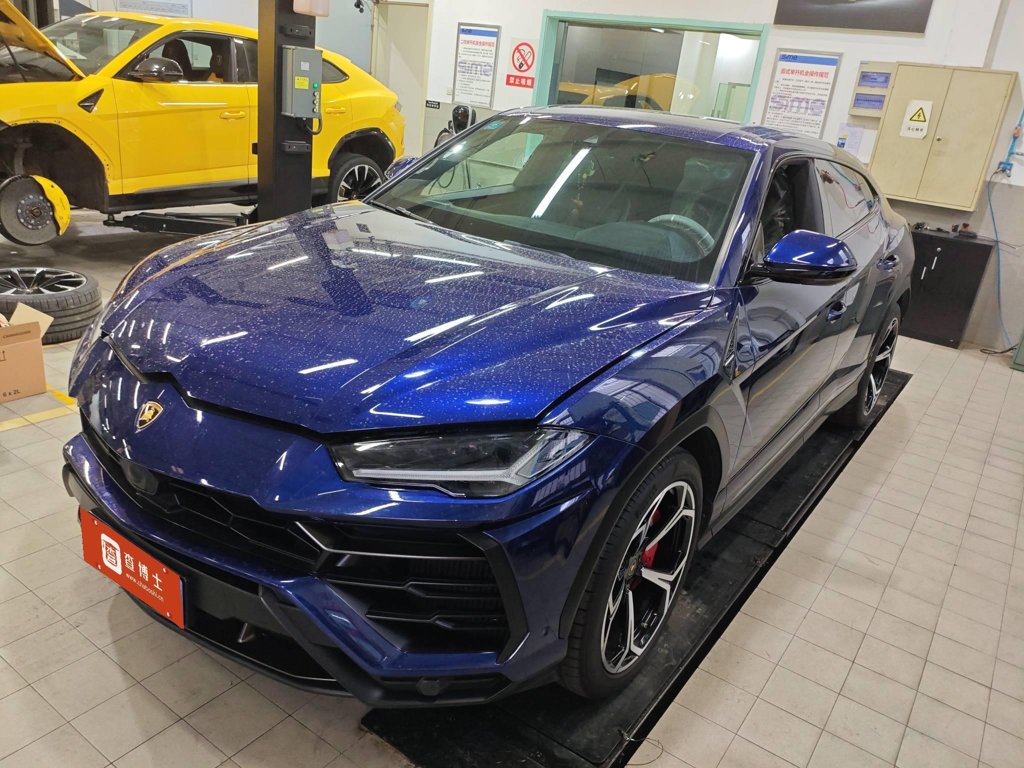 兰博基尼Urus蓝色2020年10月