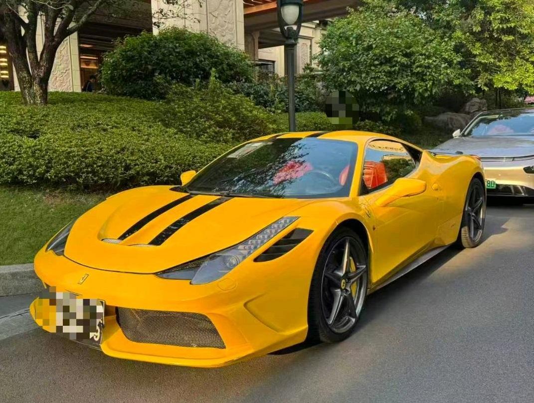 法拉利458黄色2013年12月