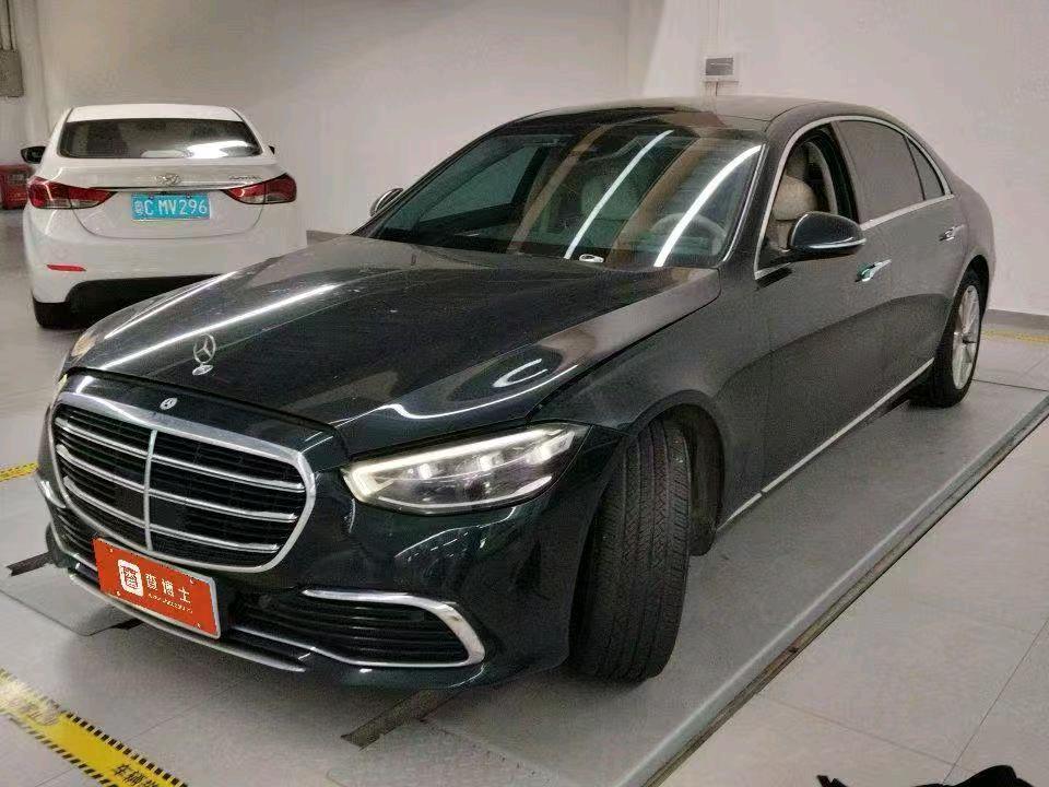 奔驰迈巴赫S级黑色2022年12月