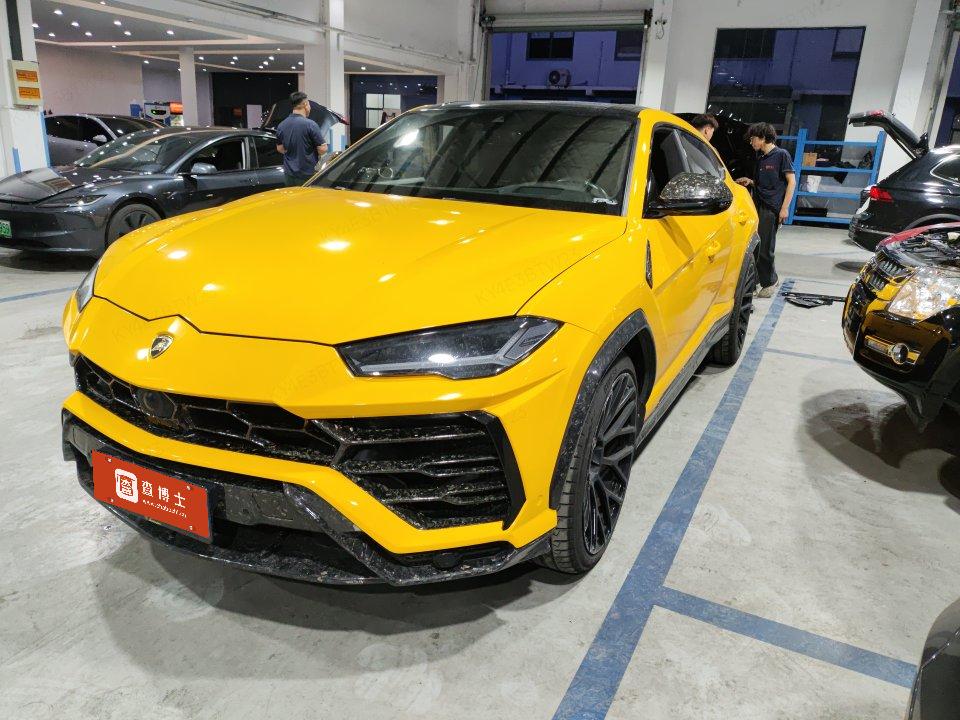 兰博基尼Urus黄色2020年10月