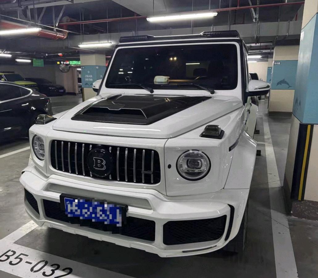 奔驰G级白色2019年05月
