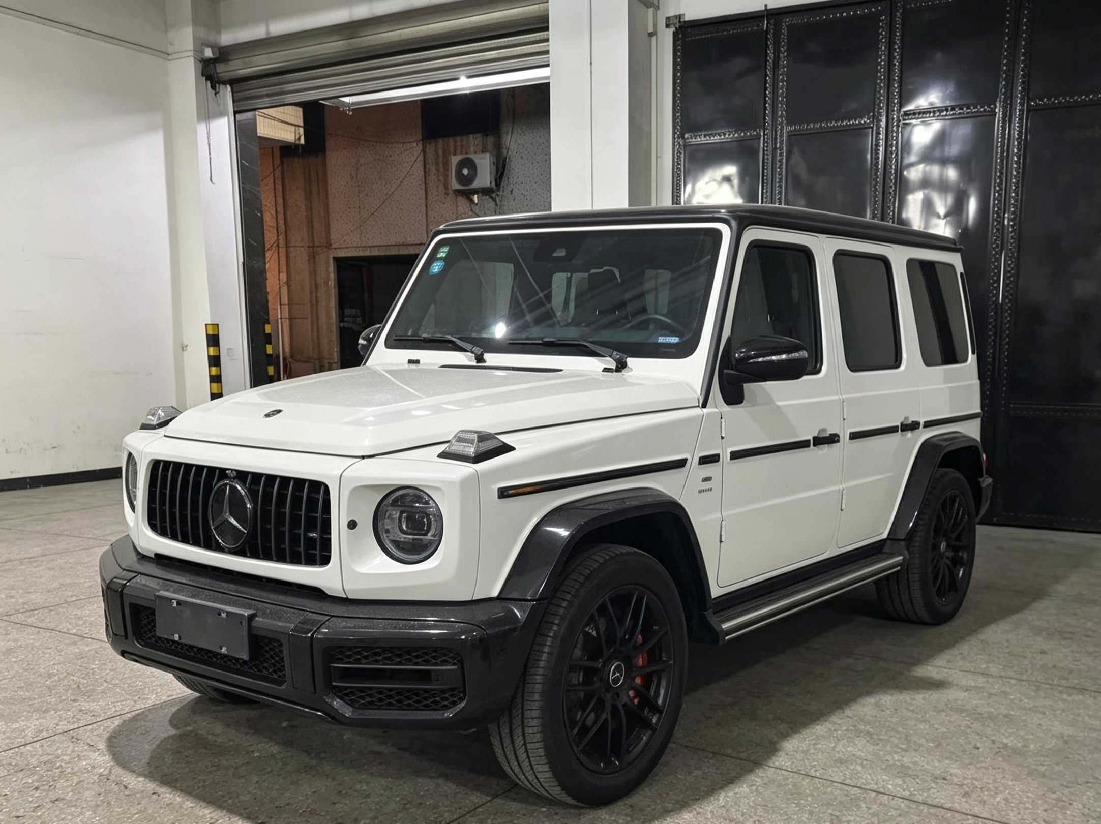 奔驰G级白色2019年07月
